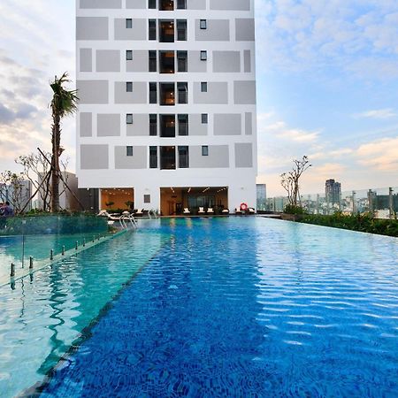 Central Business District Rivergate Apartment - Free Pickup & Pool Хошимін Екстер'єр фото