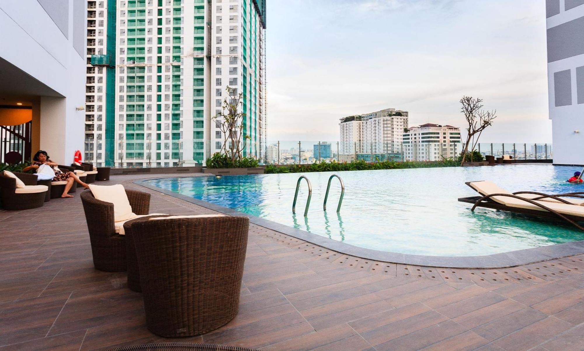 Central Business District Rivergate Apartment - Free Pickup & Pool Хошимін Екстер'єр фото