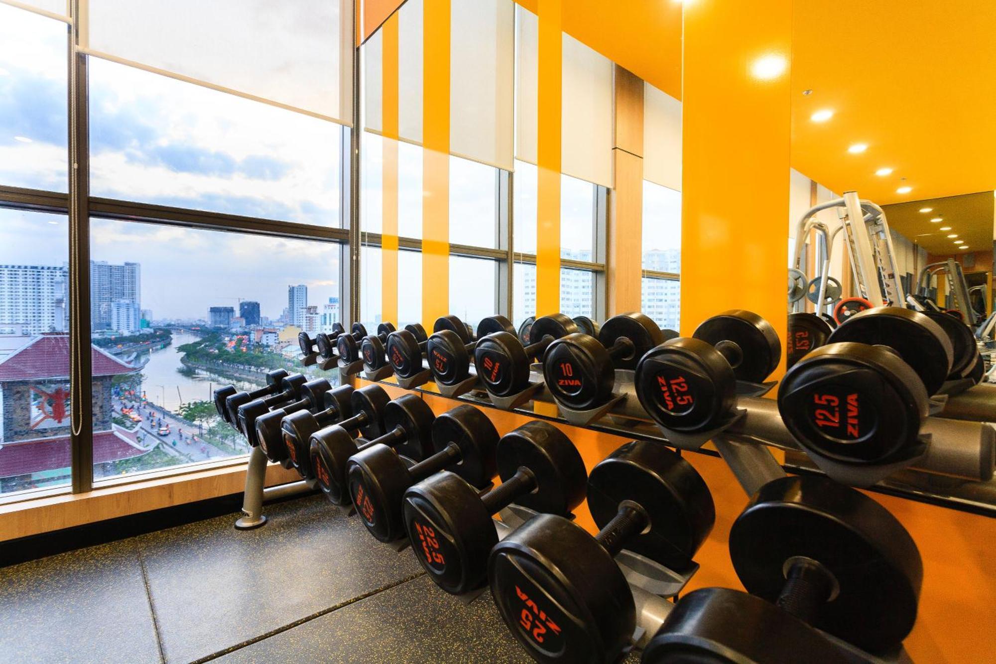Central Business District Rivergate Apartment - Free Pickup & Pool Хошимін Екстер'єр фото